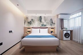 NAIVE L Executive Apartments Coast City