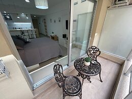 Stylish Central Accommodation in Buenos Aires- Explore History and Com