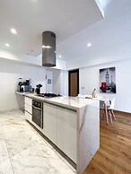 Modern Condesa Getaway w Terrace & Pool