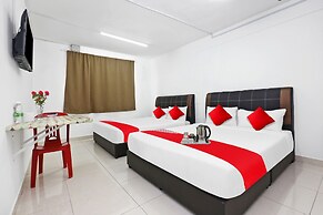 OYO 90873 Travellers Inn