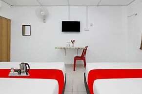 OYO 90873 Travellers Inn