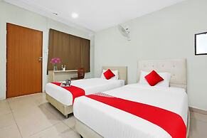 OYO 90873 Travellers Inn