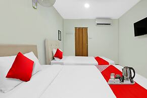 OYO 90873 Travellers Inn