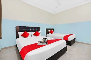 OYO 90873 Travellers Inn