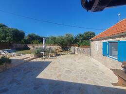 Didini Dvori in Kru evo