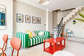 Vibrant Duplex With Terrace 2 min to Cevahir Mall