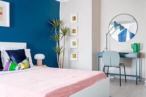 Vibrant Duplex With Terrace 2 min to Cevahir Mall