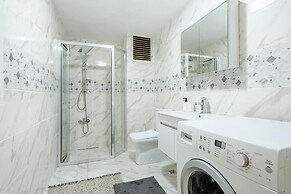 Vibrant Duplex With Terrace 2 min to Cevahir Mall