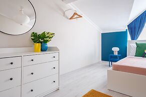 Vibrant Duplex With Terrace 2 min to Cevahir Mall