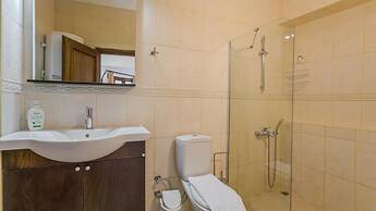 House With Private Pool and Garden 4 min to Beach