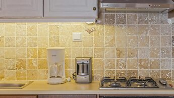 House With Private Pool and Garden 4 min to Beach