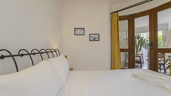 House With Private Pool and Garden 4 min to Beach