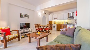 House With Private Pool and Garden 4 min to Beach