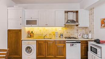 House With Private Pool and Garden 4 min to Beach