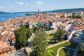 Il Nido Del Cigno Pied Dans L'eau