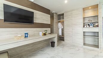 City of Aventus Hotel - Denpasar