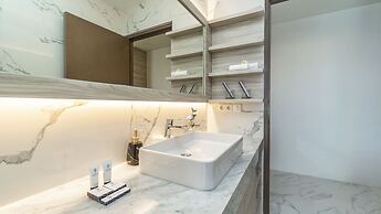 City of Aventus Hotel - Denpasar