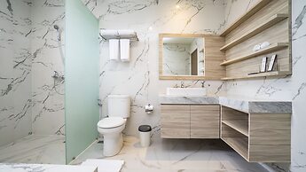 City of Aventus Hotel - Denpasar