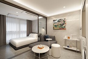 Le Collective Gangnam SAC ROIUM