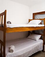 Room-hb1 Triple Room With Air Conditioni