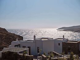 Semeli Coast Mykonos, Curio Collection by Hilton