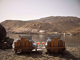 Semeli Coast Mykonos, Curio Collection by Hilton