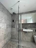 Modern 1BD Flat Near River Thames, Battersea!