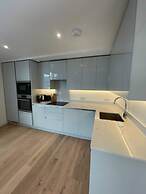 Modern 1BD Flat Near River Thames, Battersea!