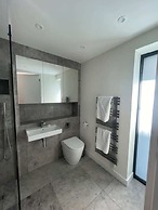 Modern 1BD Flat Near River Thames, Battersea!