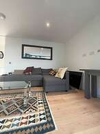 Modern 1BD Flat Near River Thames, Battersea!