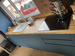 2br-sleeps3-parking-nearbeach