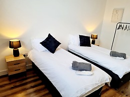 2-bed Apartment, Parking Including, Sleeps 4