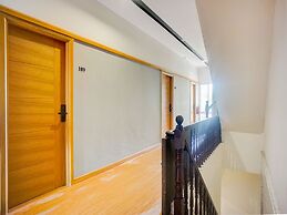 Super OYO 93064 Alhesa Residence