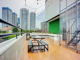 Super OYO 93064 Alhesa Residence