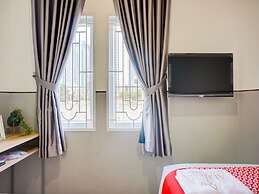 Super OYO 93064 Alhesa Residence