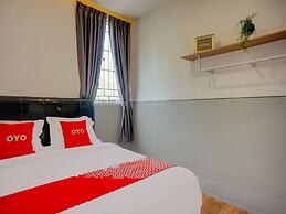 Super OYO 93064 Alhesa Residence