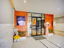 Super OYO 93064 Alhesa Residence