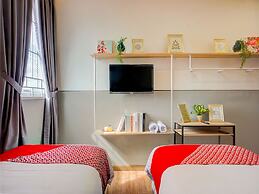 Super OYO 93064 Alhesa Residence