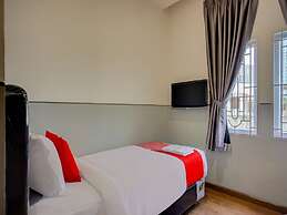 Super OYO 93064 Alhesa Residence