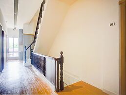 Super OYO 93064 Alhesa Residence