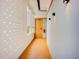 Super OYO 93064 Alhesa Residence