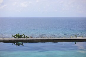 Manta Cottages with Sea View