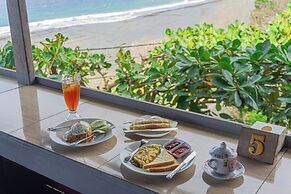 Manta Cottages with Sea View