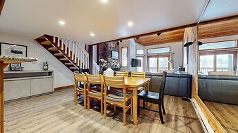 Snowcreek Iii #452 3 Bedroom Condo by RedAwning