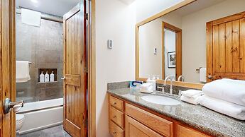 Snowcreek Iii #452 3 Bedroom Condo by RedAwning