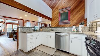 Snowcreek Iii #452 3 Bedroom Condo by RedAwning