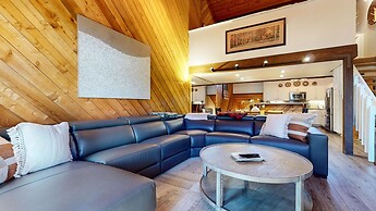 Snowcreek Iii #452 3 Bedroom Condo by RedAwning