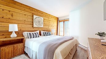 Snowcreek Iii #452 3 Bedroom Condo by RedAwning