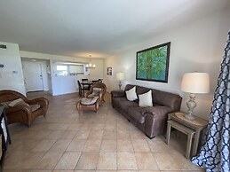 114 El Matador 1 Bedroom Condo by RedAwning