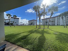 114 El Matador 1 Bedroom Condo by RedAwning